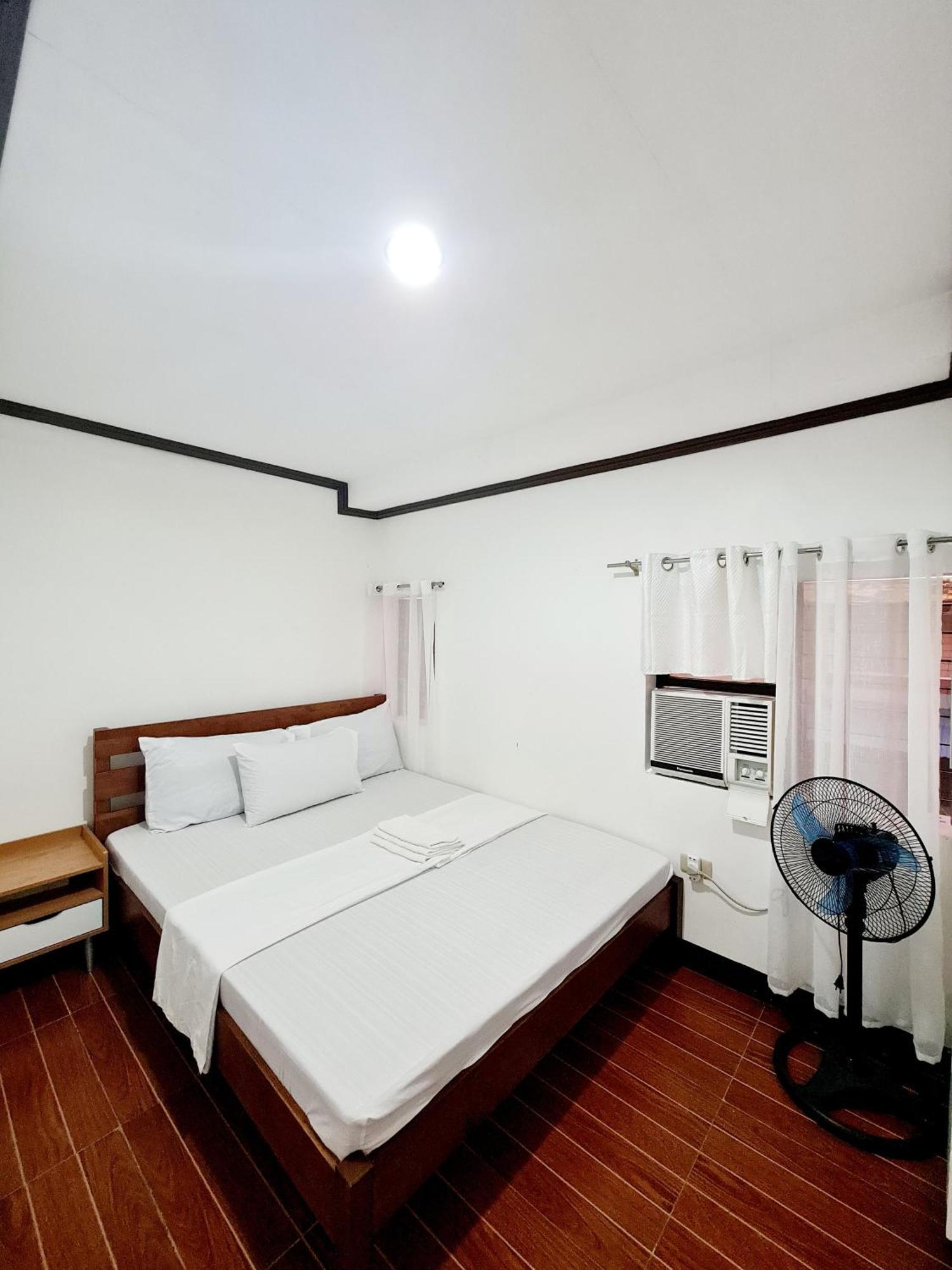 Calapan City Fully Furnished House Transient Near Xentromall L39 ภายนอก รูปภาพ